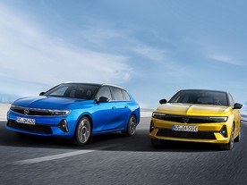 Opel Astra Sports Tourer a Astra HB