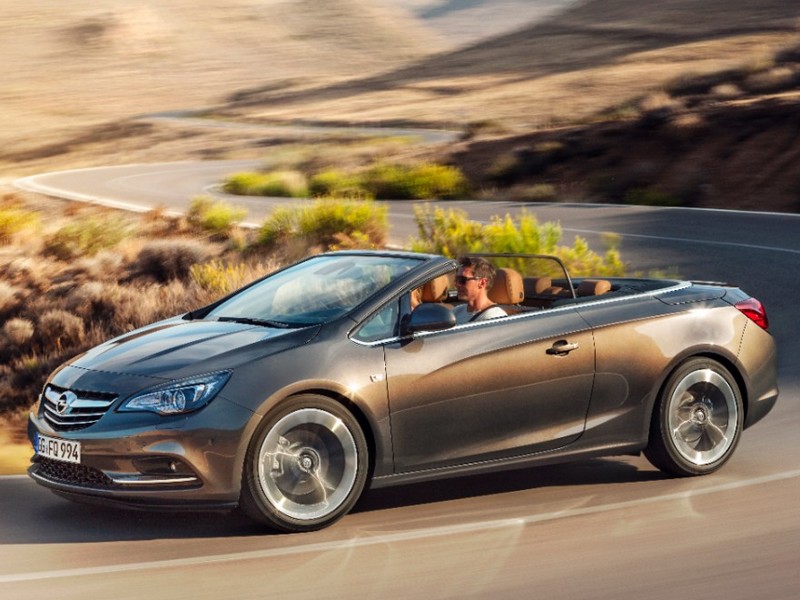 Čtyřmístný kabriolet Opel Cascada 