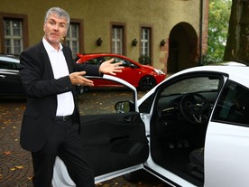 Oper Corsa a Mark Adams