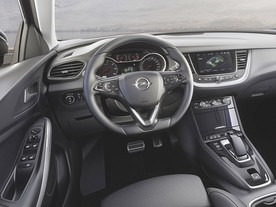 Opel Grandland X Hybrid4 