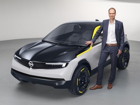 Generální ředitel Opelu Michael Lohscheller a Opel GT X Experimental 
