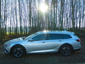 Opel Insignia Country Tourer 