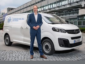 Opel Vivaro-e Hydrogen  a Michael Lohscheller