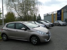 Peugeot 208