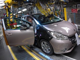 Peugeot 208 v Poissy