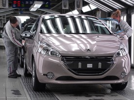 Peugeot 208 v Poissy