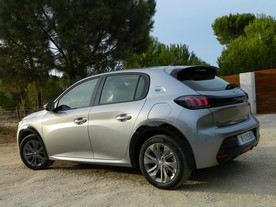 Peugeot e-208