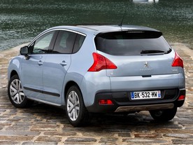 Peugeot 3008 HYbrid4 