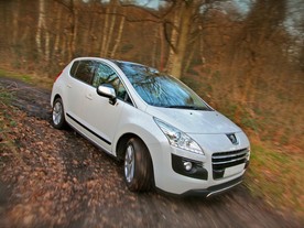Peugeot 3008 HYbrid4 