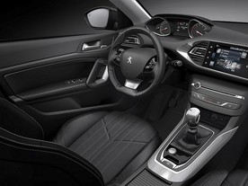 Peugeot 308 - v interiéru je několik dílů z materiálu ARPRO