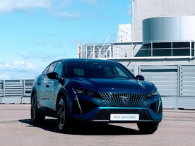 Peugeot 408 Hybrid
