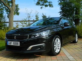 Peugeot 508 SW, Čapí hnízdo