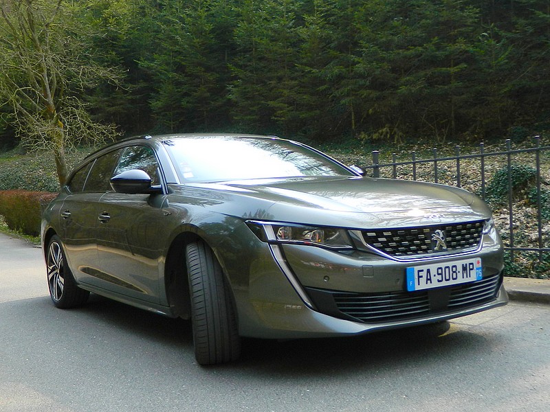 Atraktivní kombi Peugeot 508 SW