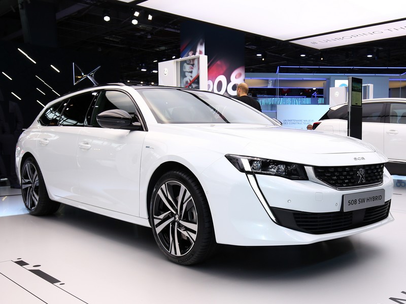 Kombi Peugeot 508 SW poprvé i jako plug-in hybrid