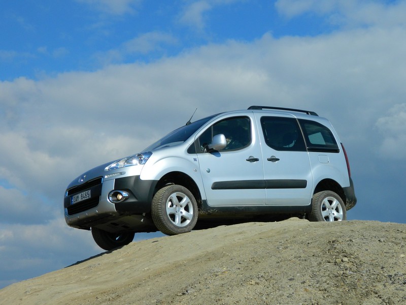 Vozy Peugeot s pohonem Dangel 4x4