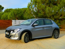 Peugeot e-208