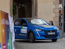 Peugeot e-208