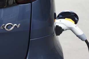 Peugeot i0n