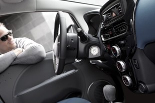 Peugeot i0n