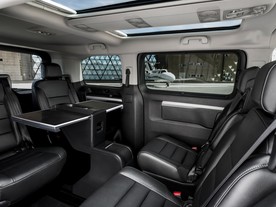 Peugeot Traveller Business VIP