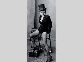 Kalendář Pirelli 2016 Yoko Ono
