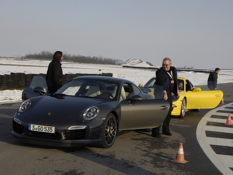 Aktivní řízení zadních kol Porsche 4WS