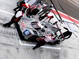 Porsche 919 Hybrid 2017 při testování