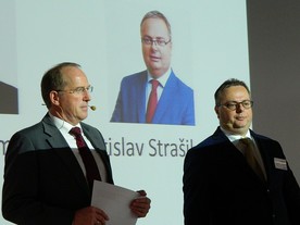 Jednatelé Franz Pommer a Vratislav Strašil