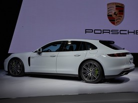 Porsche  Panamera SE-Hybrid