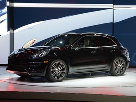 Porsche Macan turbo v LA