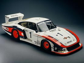 Martini Porsche 935 Mobby Dick