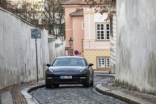 Porsche Panamera 4S Diesel na fotografii Martina Trenklera  