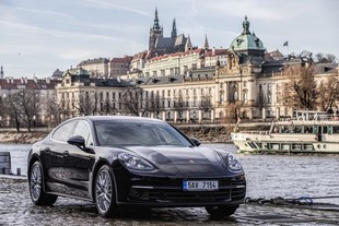 Porsche Panamera 4S Diesel na fotografii Martina Trenklera  