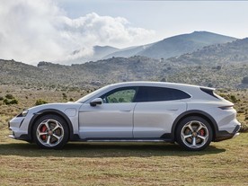 Porsche Taycan 4S Cross Turismo 