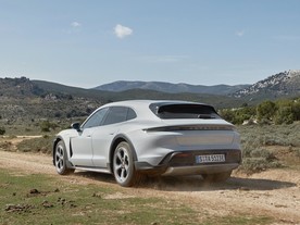 Porsche Taycan 4S Cross Turismo 