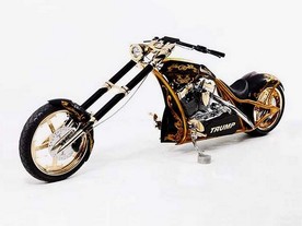 Trumpův chopper z dílny Orange County Choppers 