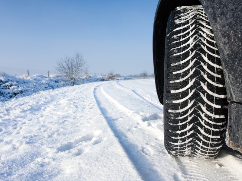 Problémy motoristů v zimě? Nad nehodami vedou poruchy