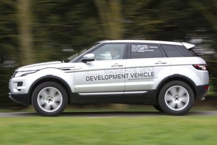 Range Rover Evoque při testu systému MagneRide