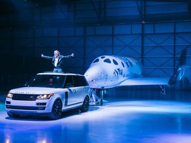 Range Rover Autobiography a raketoplán VSS Unity