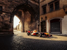 Red Bull Racing Castle to Castle - Mostecká věž