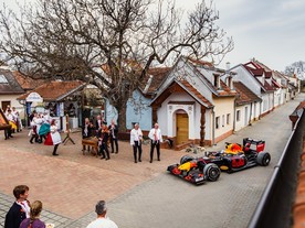 Red Bull Racing Castle to Castle - Nechory