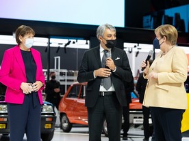 Šéfka VDA Hildegard Müllerová, Luca de Meo a Angela Merkelová