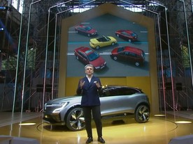 Renault eWays - Luca de Meo a Renault MéganE eVision 