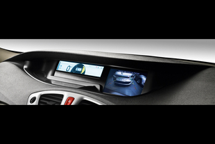 Multifunkční displej + parkovací monitor