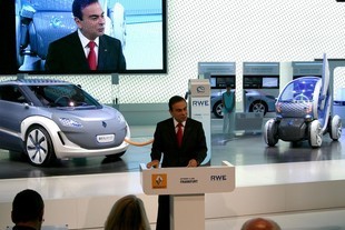 Carlos Ghosn představuje čtveřici konceptů s elektriickým pohonem