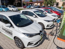Test dobíjení - Renault Zoe u ČEZ Vestec