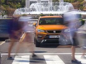 Seat Ateca - funkce nouzového brzdění City s rozpoznáváním chodců 
