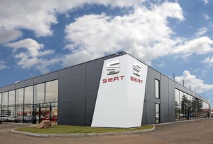 Seat - Pyramida Centrum Průhonice