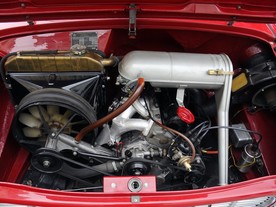 Čtyřválec ve voze Škoda 1000 MB
