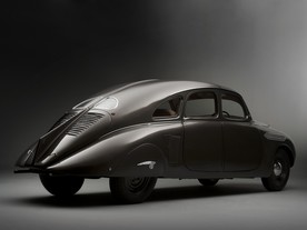 Škoda 935 Dynamic je dlouhá 4,86 m